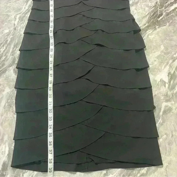 Women’s Adrianna Papell Size 8 Black Lace & Ruffled V Neck Sheath Dress Party - Picture 6 of 8